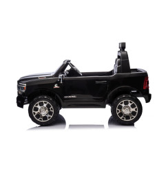 RAM 3500 Juoda transporto priemonė