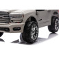 RAM 3500 baltos spalvos transporto priemonė RAM 3500 baltos spalvos transporto priemonė