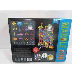 Tamsoje šviečiantis kamuoliukų takelis 150vnt.