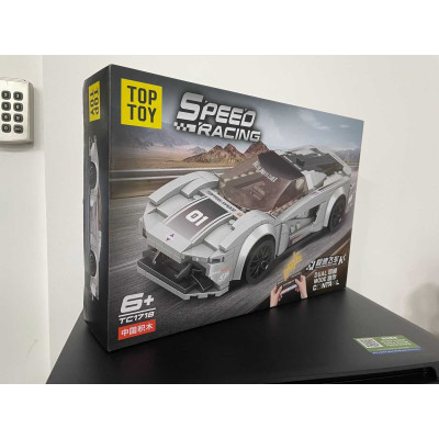 RC valdomas konstruktorius automobilis