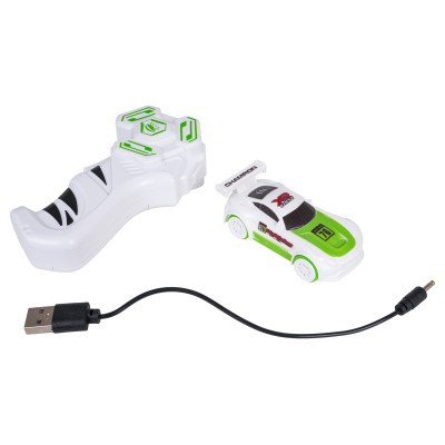 Tamsoje šviečianti lenktynių trasa 31vnt