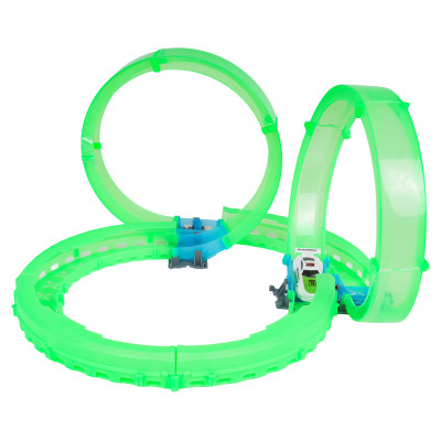 Tamsoje šviečianti lenktynių trasa 25 vnt.