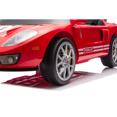 Elektromobilis Ford GT raudonas