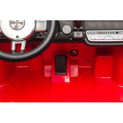 Elektromobilis Ford GT raudonas