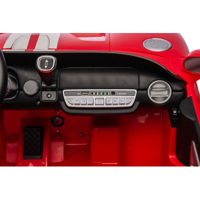 Elektromobilis Ford GT raudonas