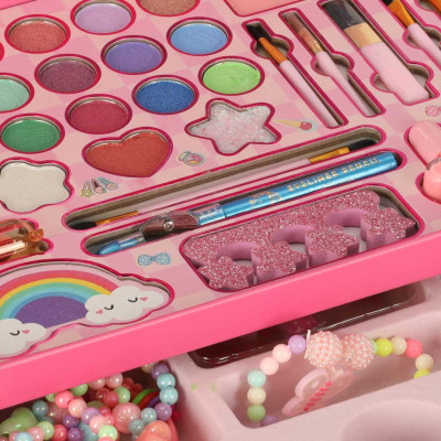 Makiažo ir nagų priežiūros rinkinys