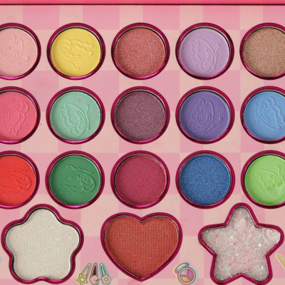 Makiažo ir nagų priežiūros rinkinys