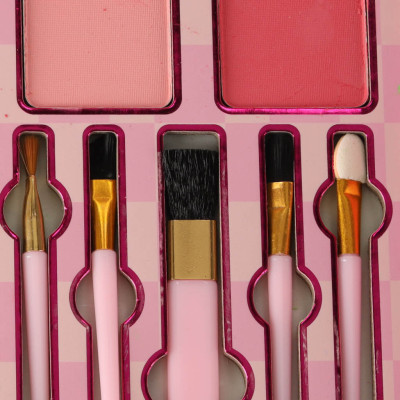 Makiažo ir nagų priežiūros rinkinys