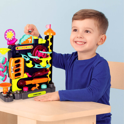 Kamuoliukų kliūčių ruožo arkadinis žaidimas, skirtas kamuoliukams