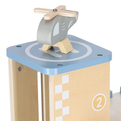 Medinis garažas Automobilių stovėjimo aikštelė Dviejų aukštų degalinė