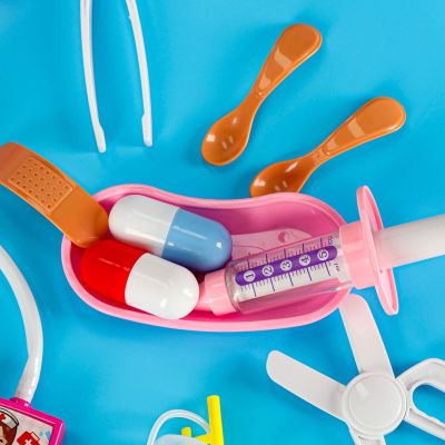 Gydytojo rinkinys lagaminėlis su garsais 35 priedai