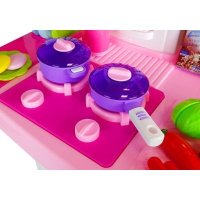 Rožinė virtuvė su maisto produktais ir kitais priedais - 3