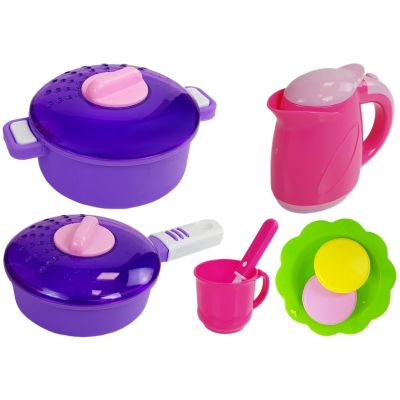 Rožinė virtuvė su maisto produktais ir kitais priedais - 5