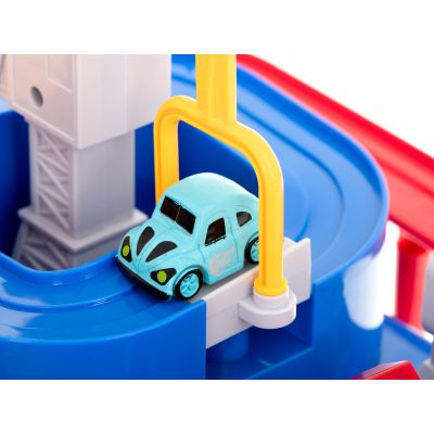 Kliūčių ruožas interaktyvi automobilių stovėjimo aikštelė, kurioje lenktyniauja 4 automobiliai - 6