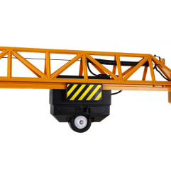 RC valdomas Kranas su šalmu